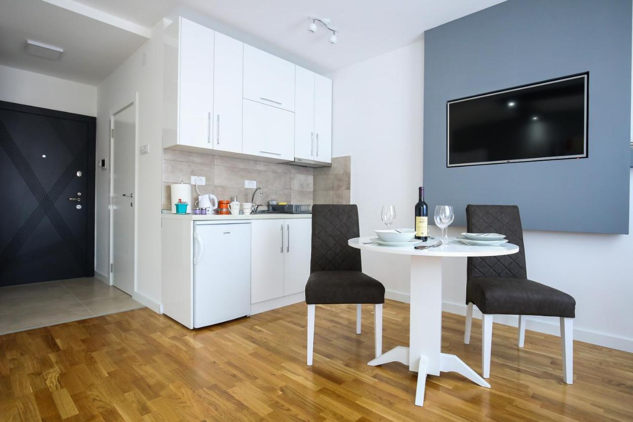 Manirosi 3 Apartman 수보티차 외부 사진