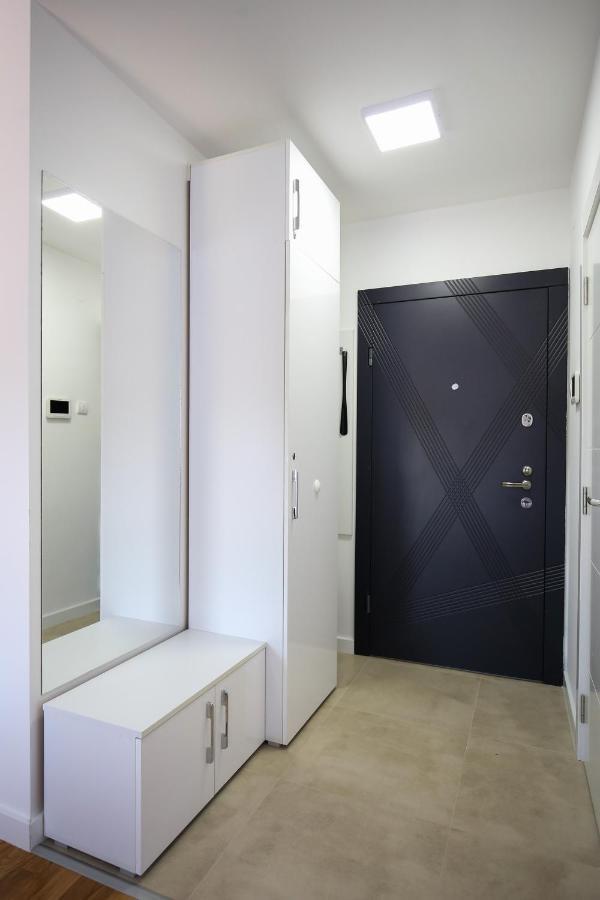 Manirosi 3 Apartman 수보티차 외부 사진