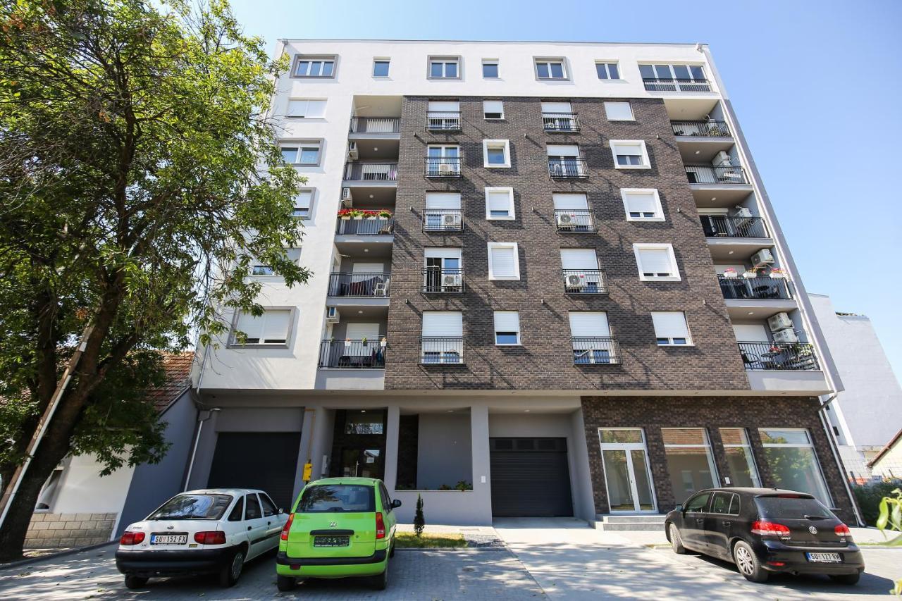Manirosi 3 Apartman 수보티차 외부 사진