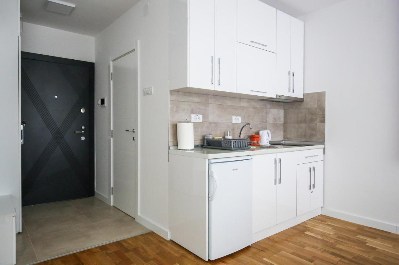 Manirosi 3 Apartman 수보티차 외부 사진