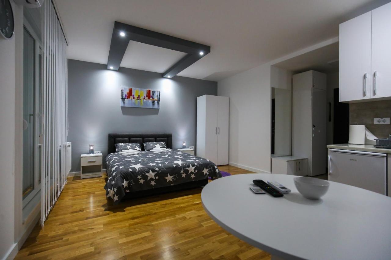 Manirosi 3 Apartman 수보티차 외부 사진